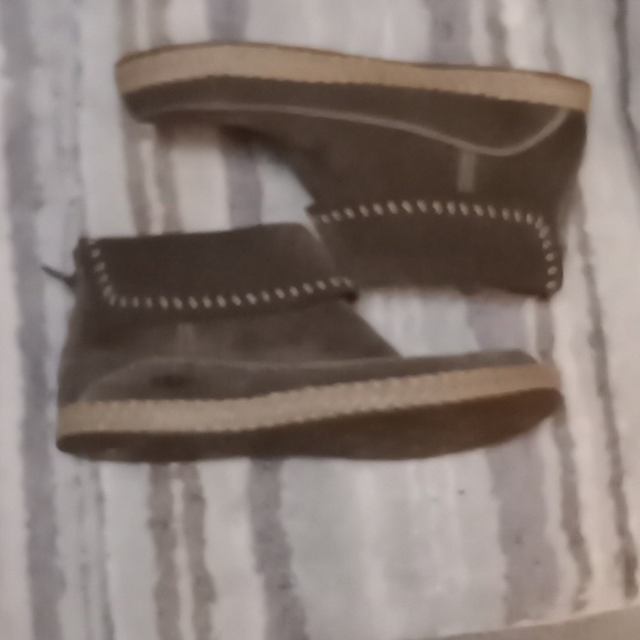 UGG Barney boots - Picture 3 of 5